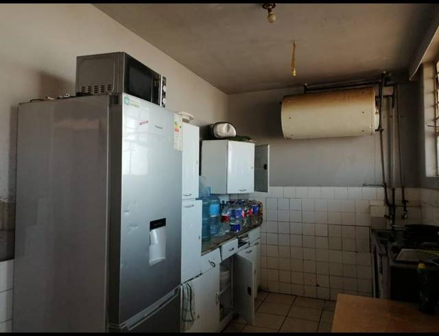 2 BEDROOM APARTMENT FOR SALE IN BEREA